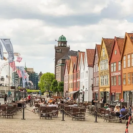 Dinbnb L 500m To Bryggen L Bathtub & New 2017 L Authentic Bergenshus Apartment
