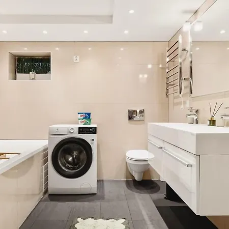 Dinbnb L 500m To Bryggen L Bathtub & New 2017 L Authentic Bergenshus Bergen